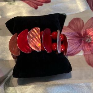 Elegant Red Shell Bracelet